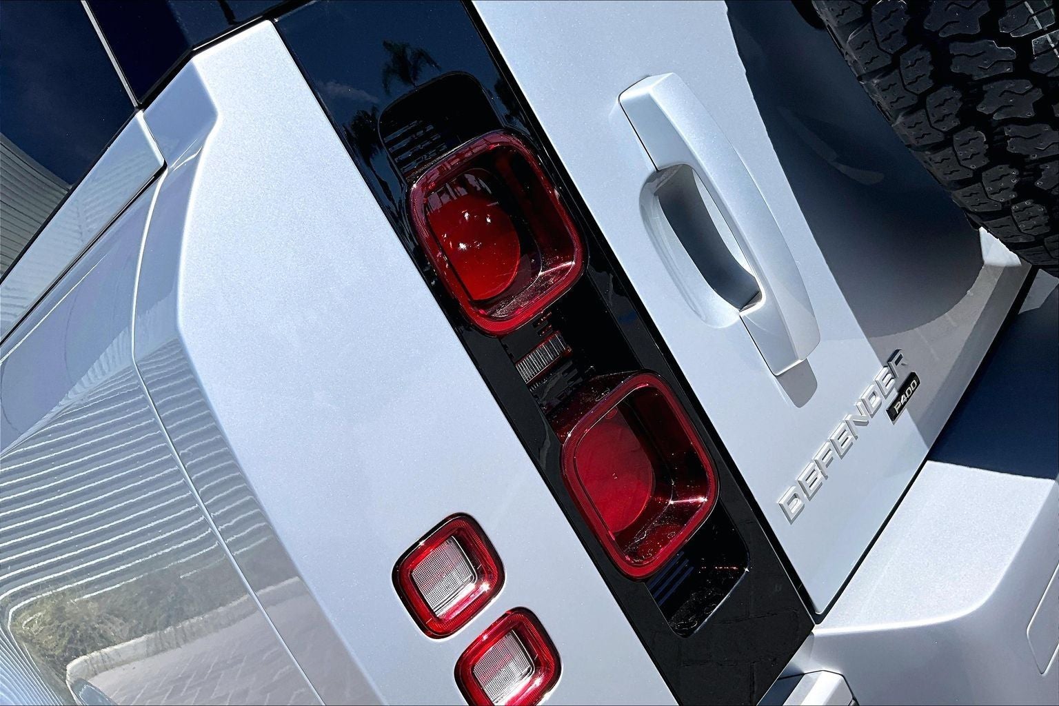 2023 Land Rover Defender 130 SE