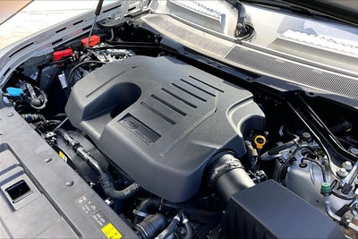 2023 Land Rover Defender 130 SE