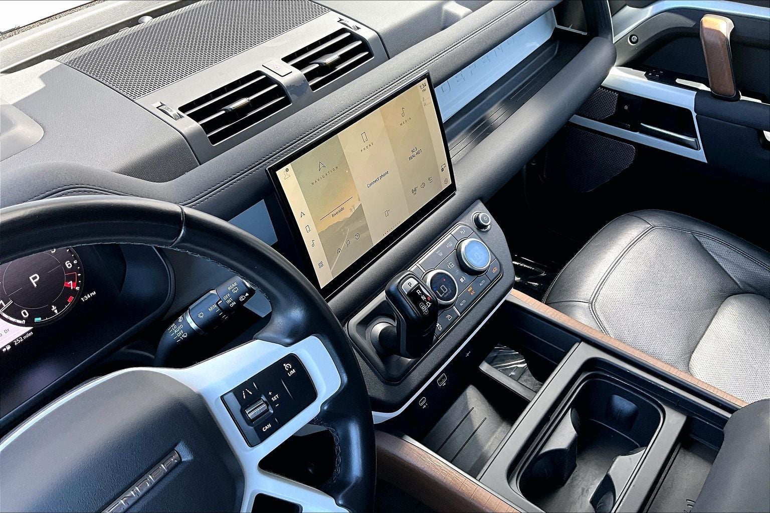 2023 Land Rover Defender 130 SE