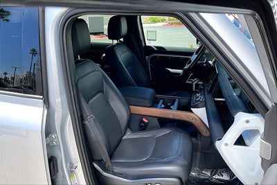 2023 Land Rover Defender 130 SE