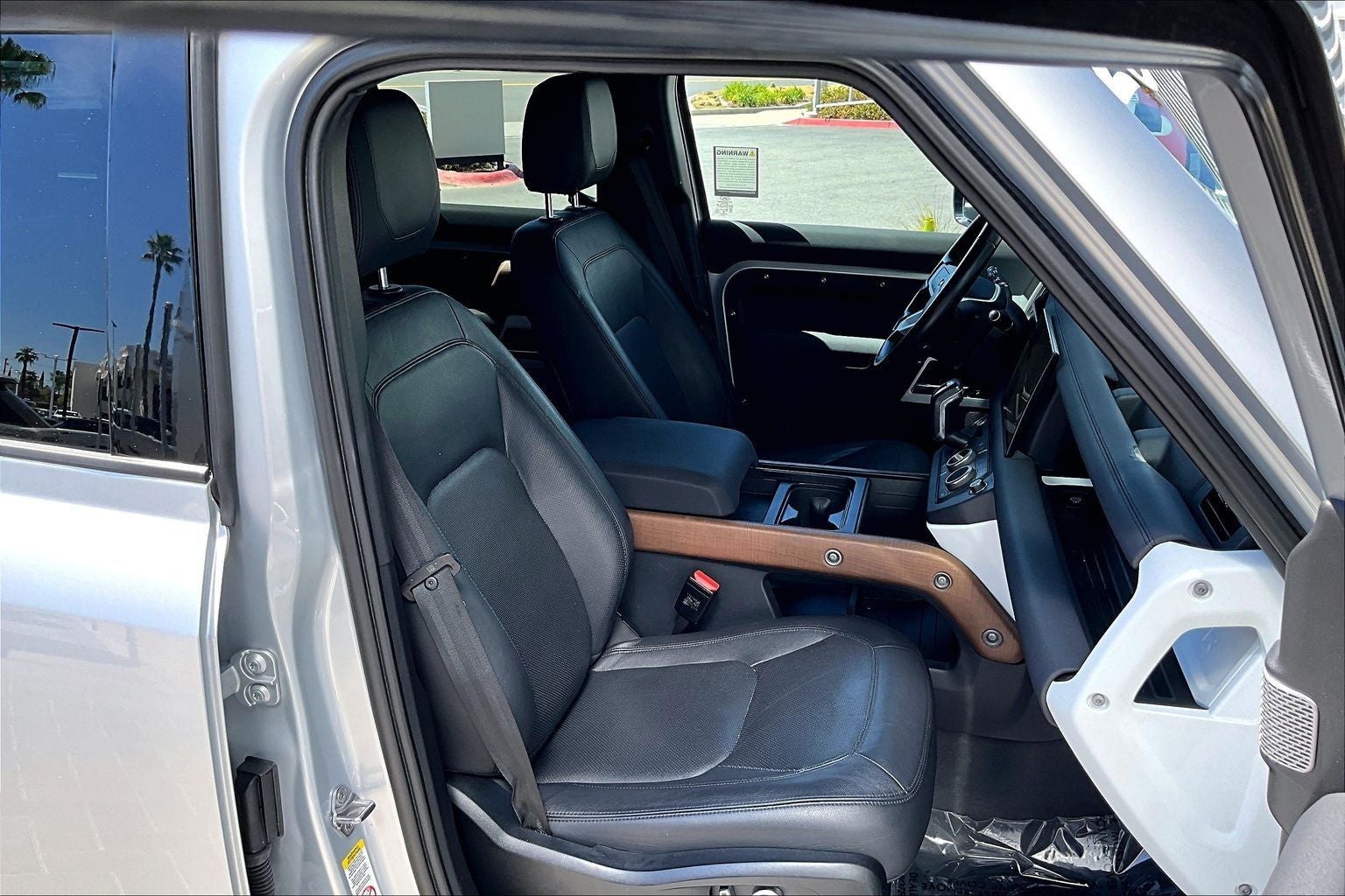 2023 Land Rover Defender 130 SE