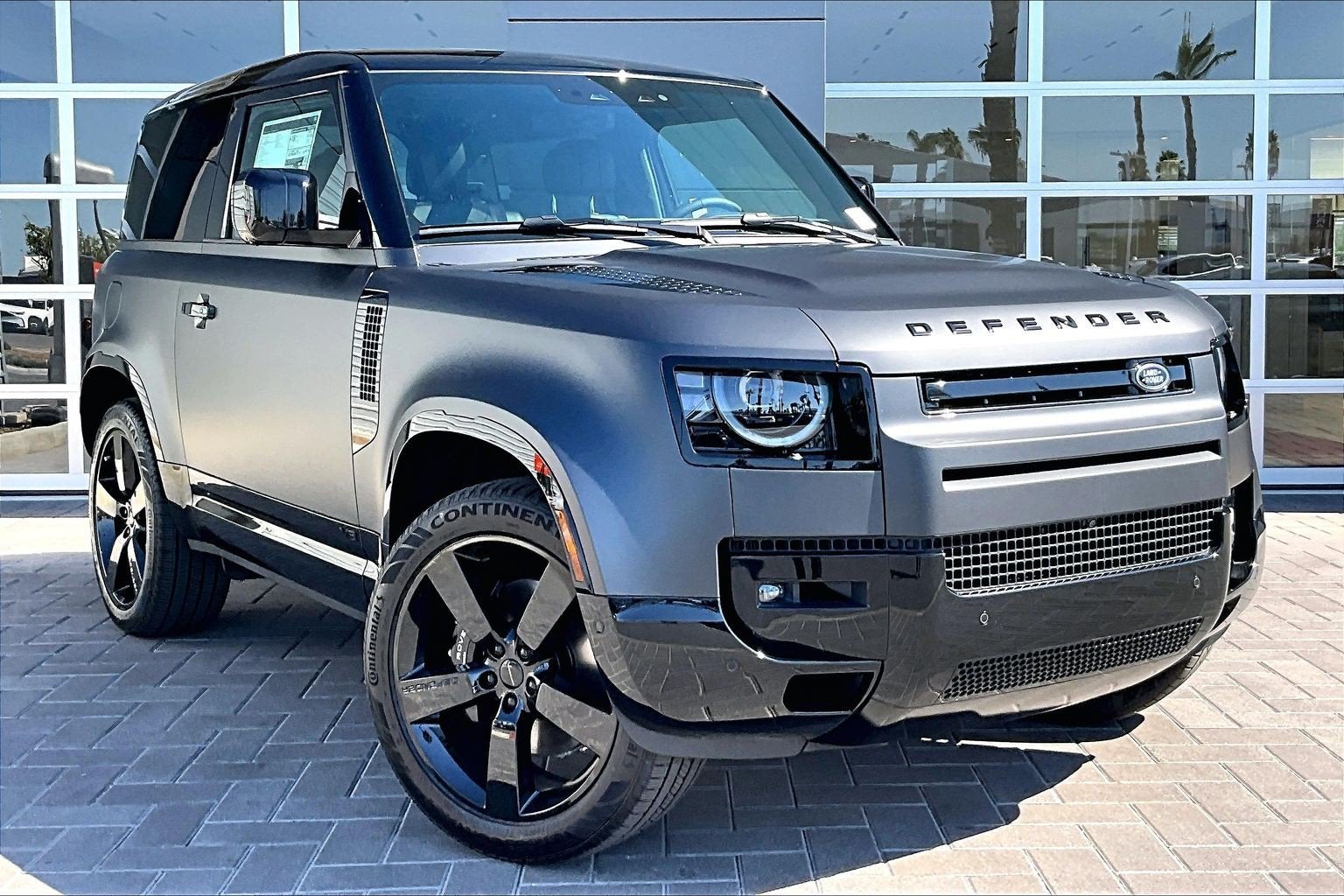 2026 Land Rover Defender 90 V8