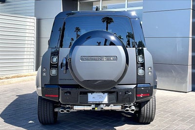 2026 Land Rover Defender 90 V8