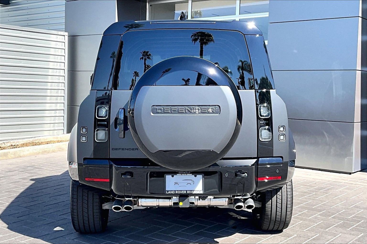 2026 Land Rover Defender 90 V8