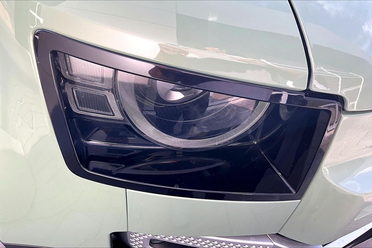 2023 Land Rover Defender 90 75th Edition