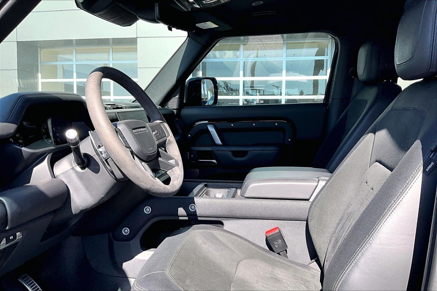 2022 Land Rover Defender 90 V8