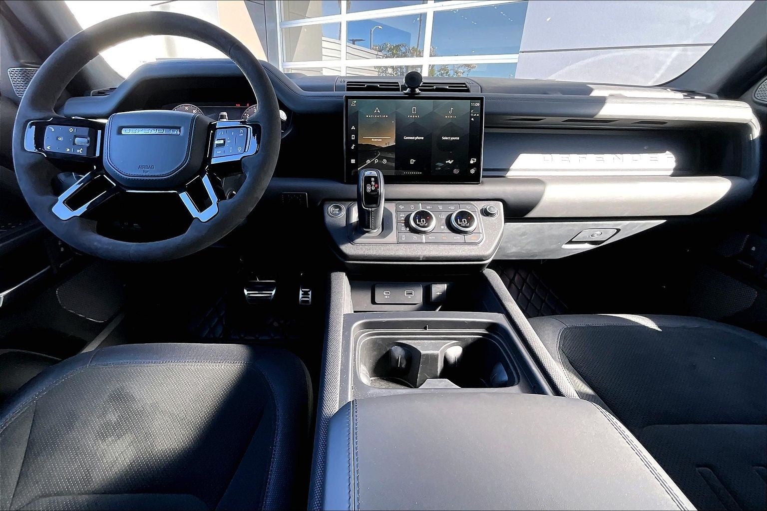 2023 Land Rover Defender 110 V8