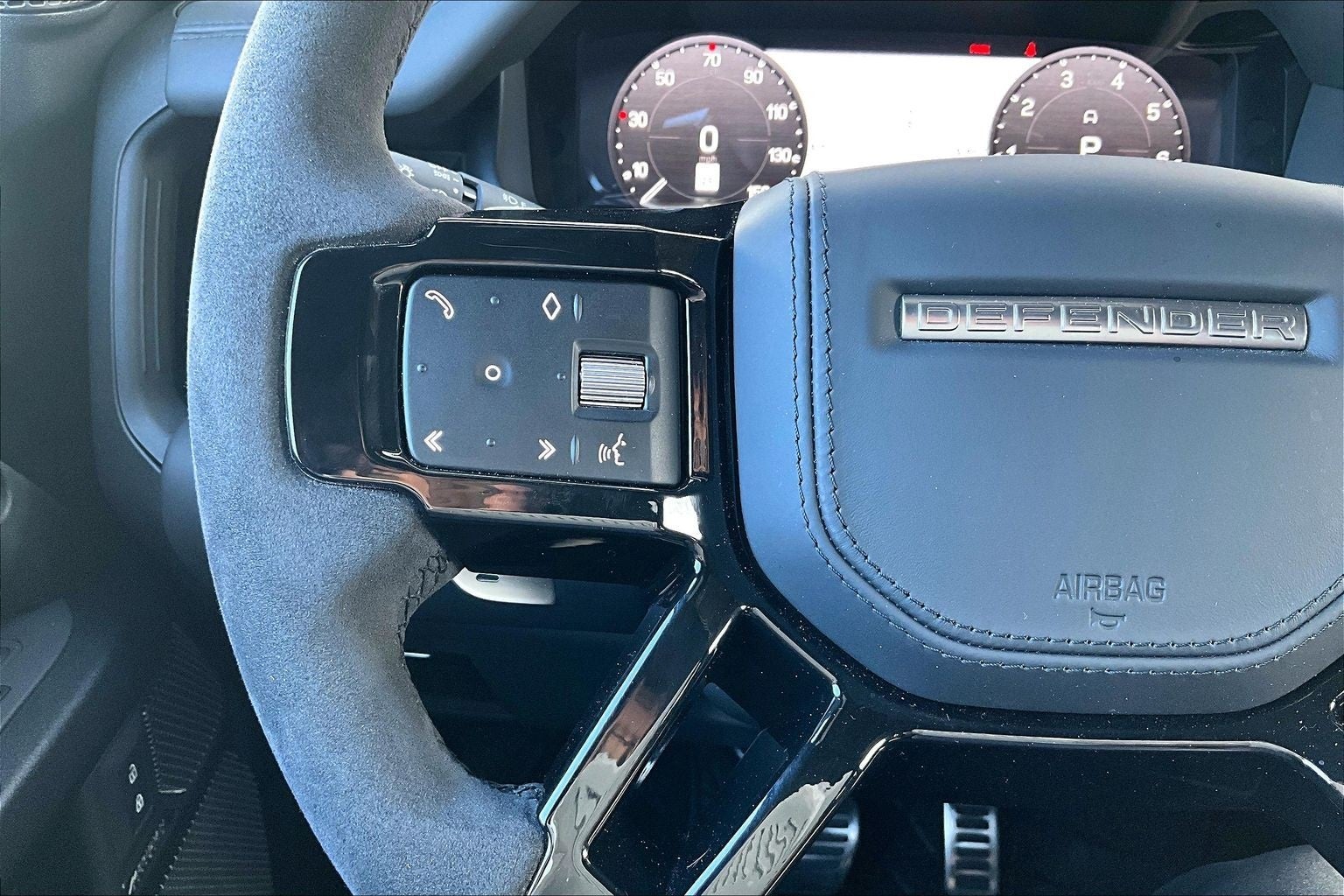 2023 Land Rover Defender 110 V8