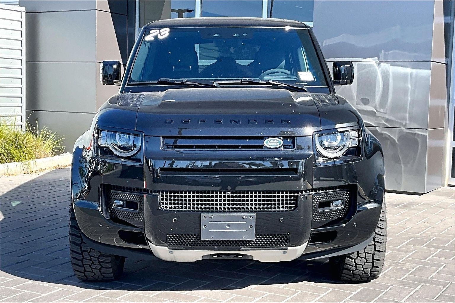 2023 Land Rover Defender 110 V8