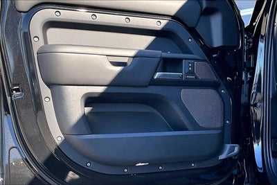 2023 Land Rover Defender 110 V8