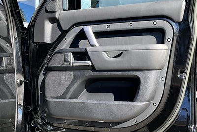 2023 Land Rover Defender 110 V8