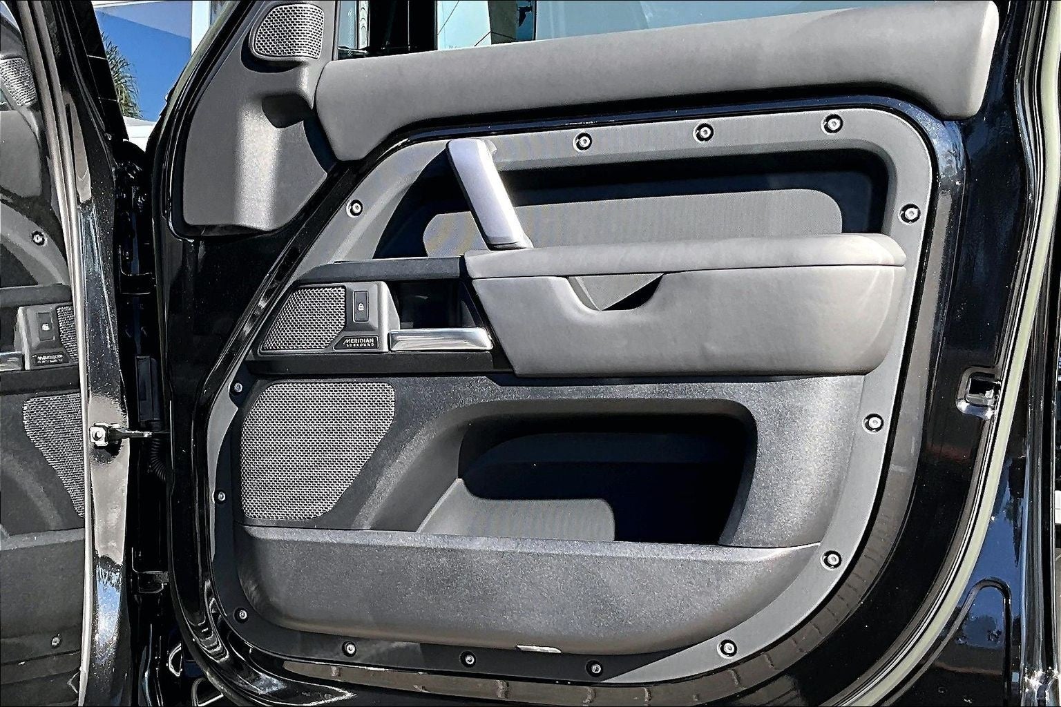 2023 Land Rover Defender 110 V8