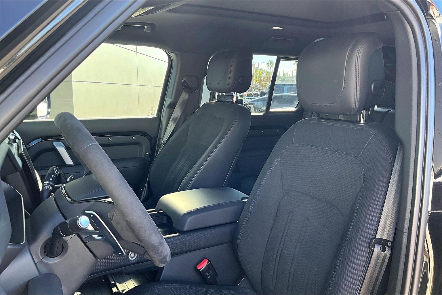 2023 Land Rover Defender 110 V8