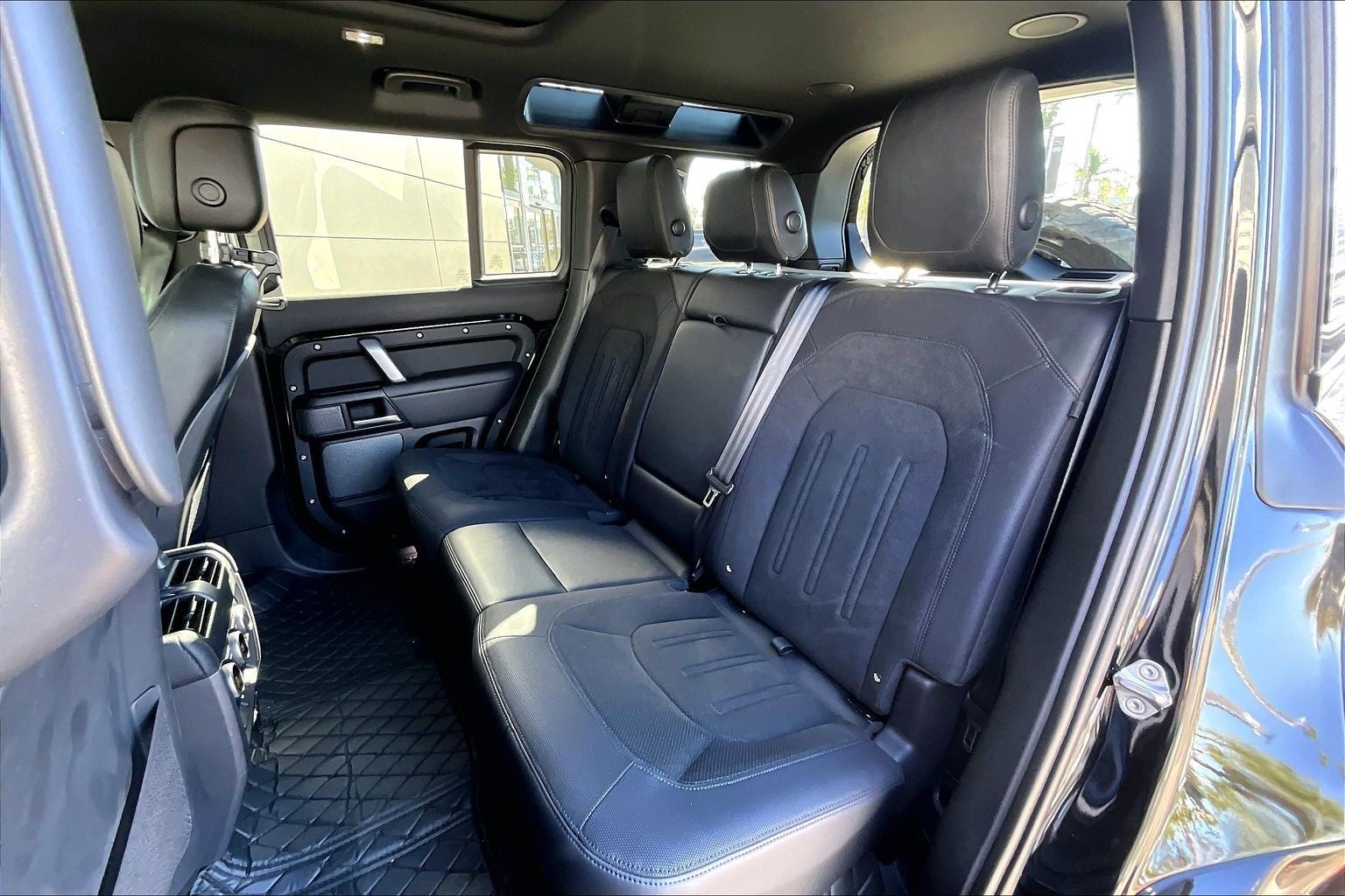 2023 Land Rover Defender 110 V8