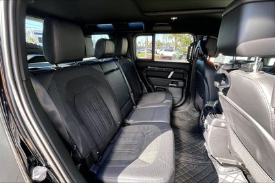 2023 Land Rover Defender 110 V8