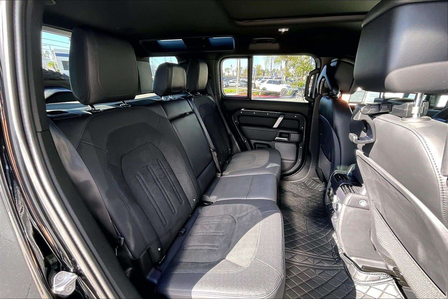 2023 Land Rover Defender 110 V8