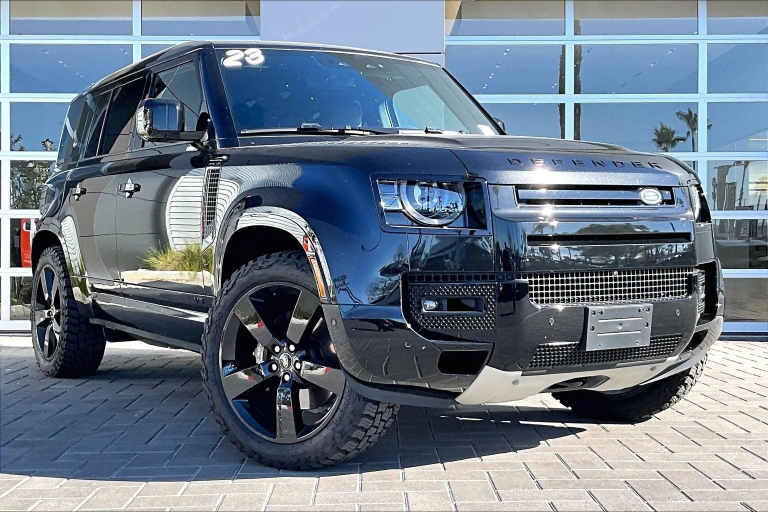 2023 Land Rover Defender 110 V8