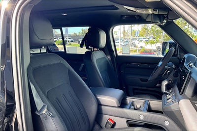 2023 Land Rover Defender 110 V8