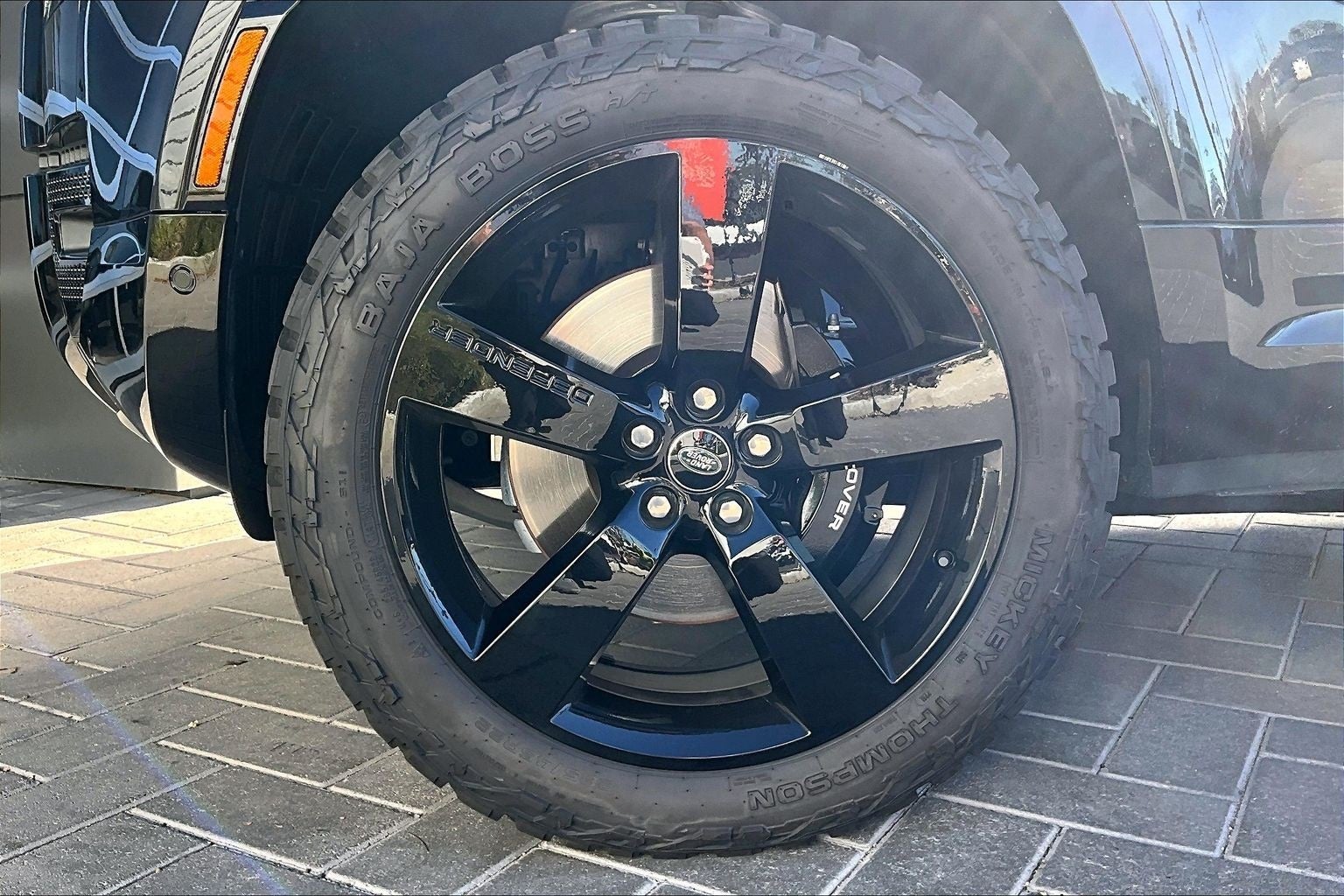 2023 Land Rover Defender 110 V8