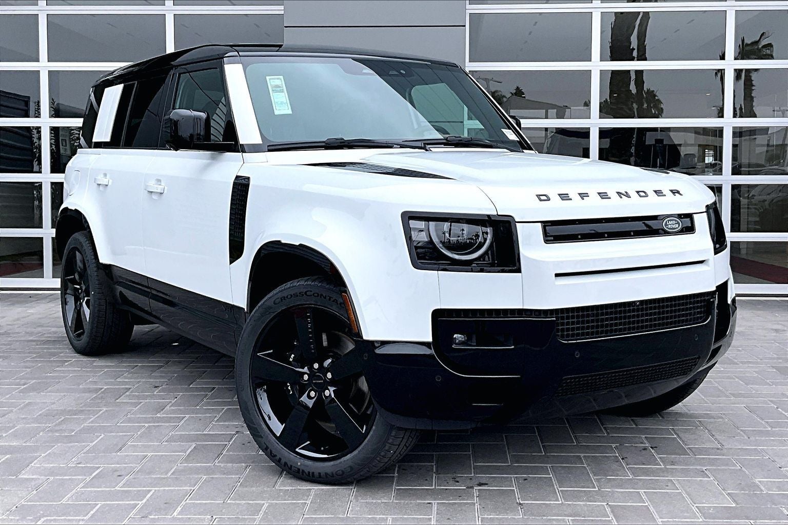 2026 Land Rover Defender 110 V8
