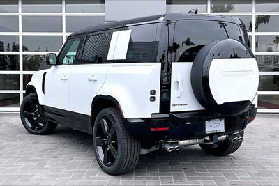 2026 Land Rover Defender 110 V8