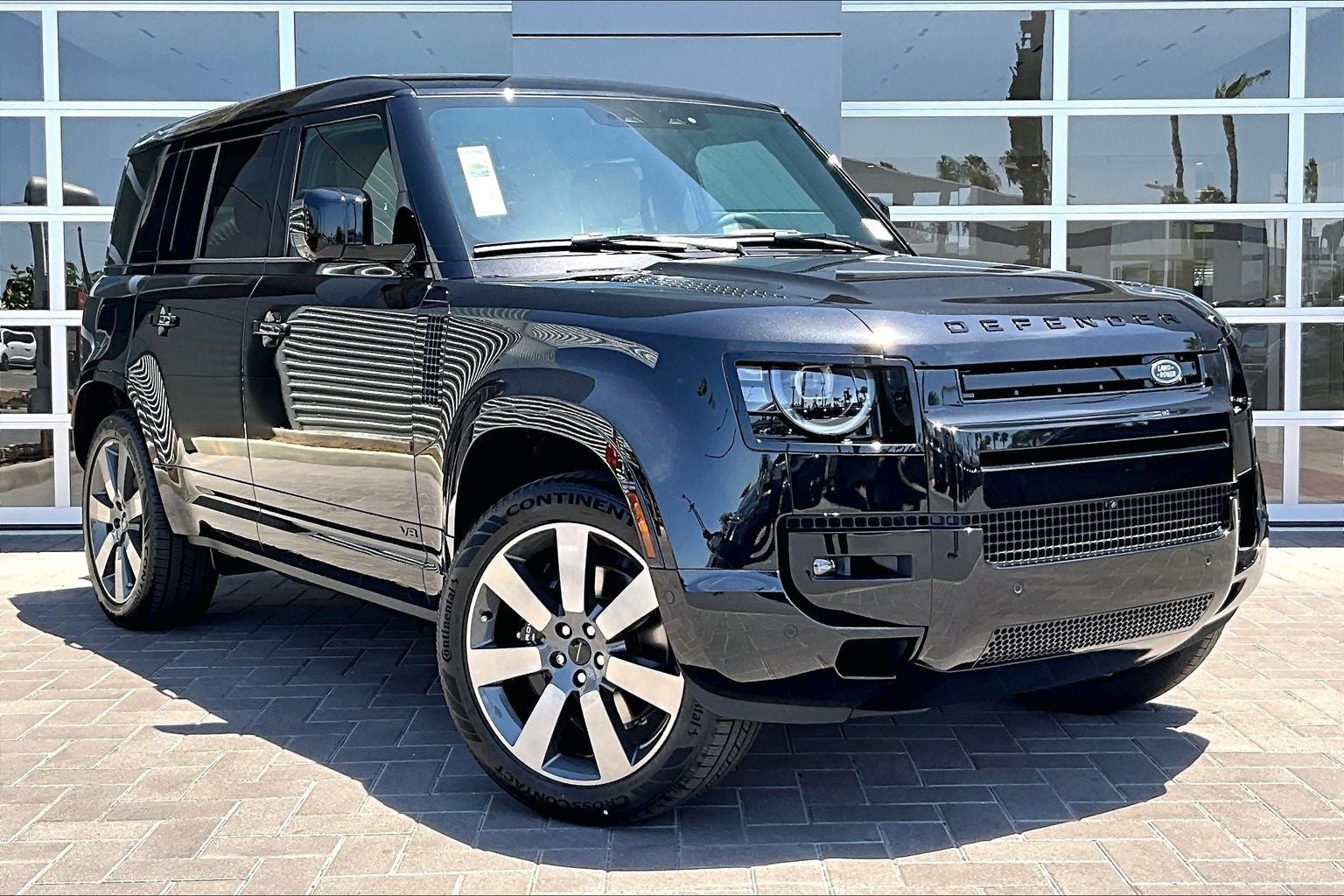 2026 Land Rover Defender 110 V8
