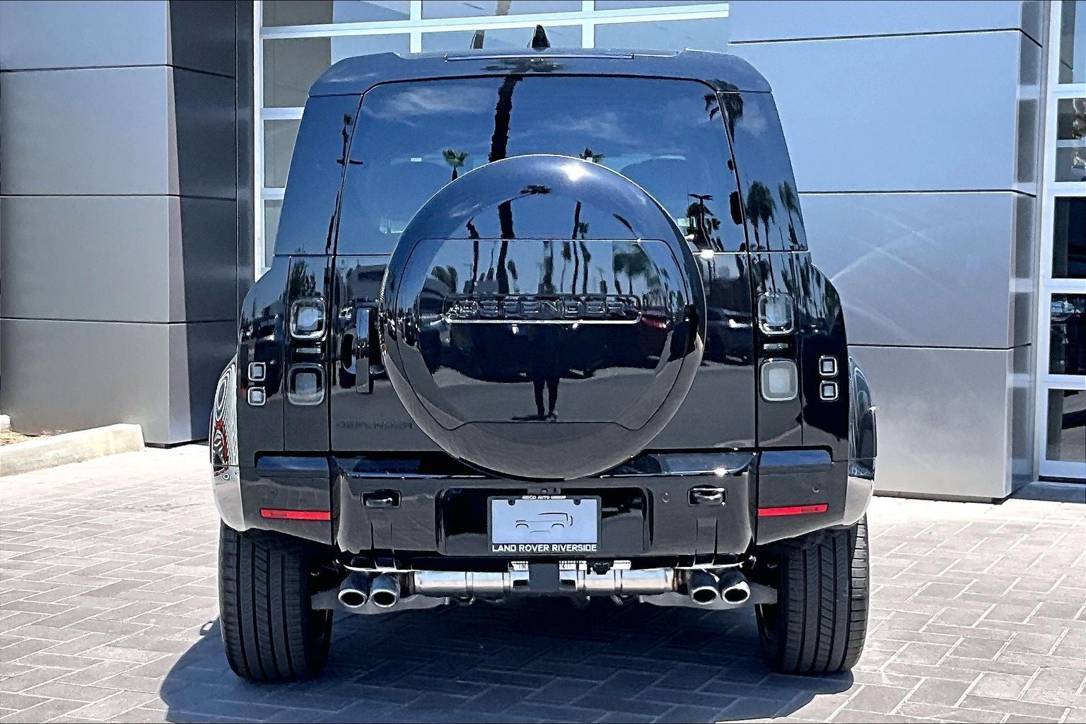 2026 Land Rover Defender 110 V8