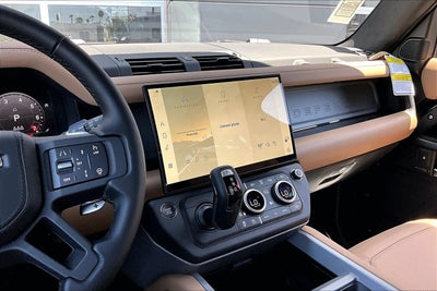 2026 Land Rover Defender 110 V8
