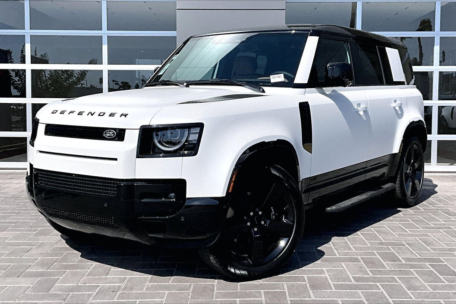 2026 Land Rover Defender 110 V8