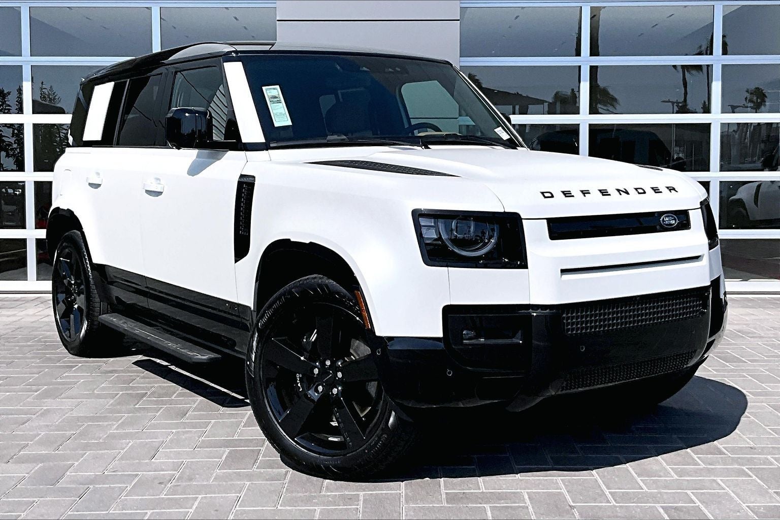 2026 Land Rover Defender 110 V8