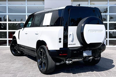 2026 Land Rover Defender 110 V8