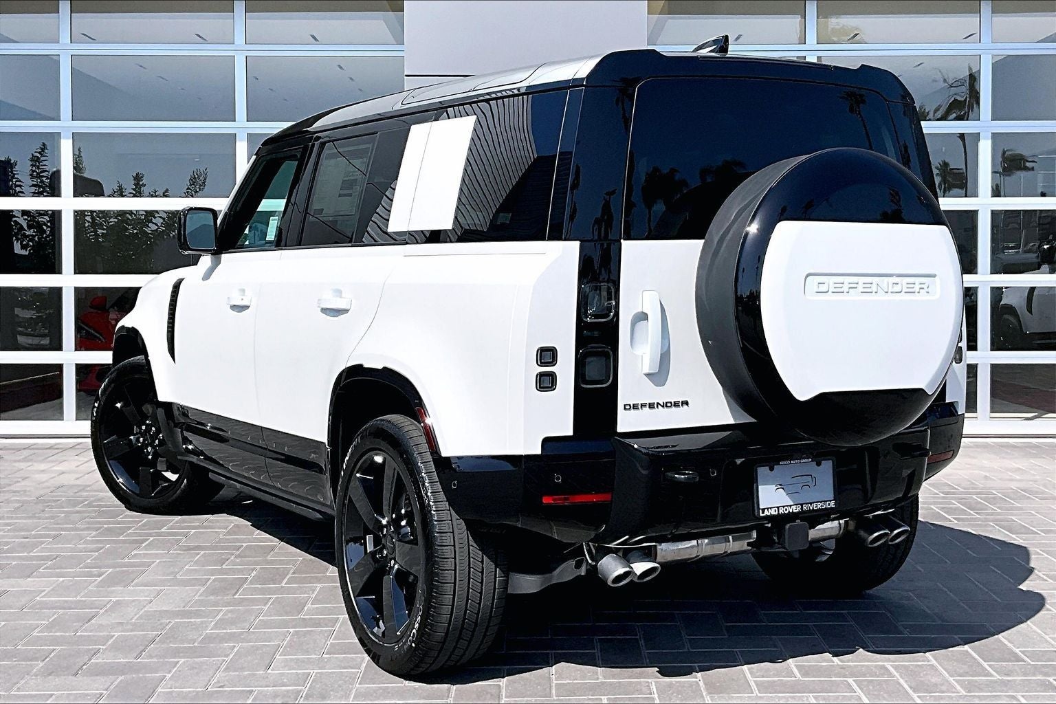 2026 Land Rover Defender 110 V8