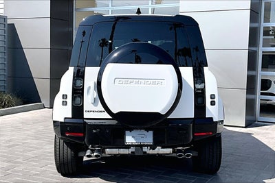 2026 Land Rover Defender 110 V8