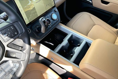 2026 Land Rover Defender 110 V8