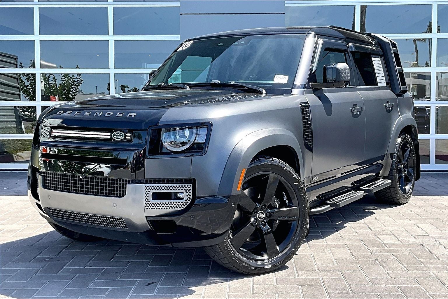 2023 Land Rover Defender 110 V8