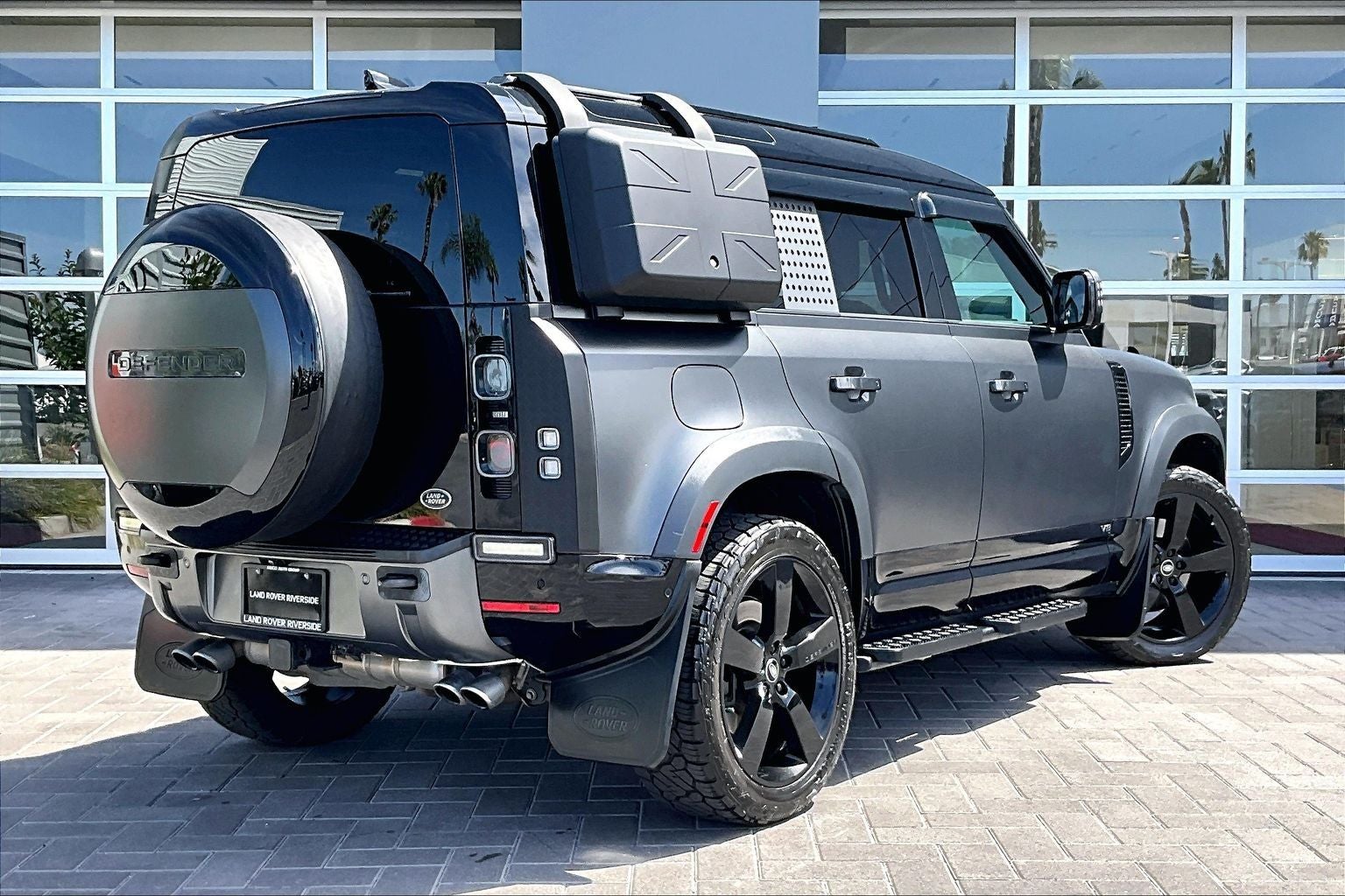 2023 Land Rover Defender 110 V8