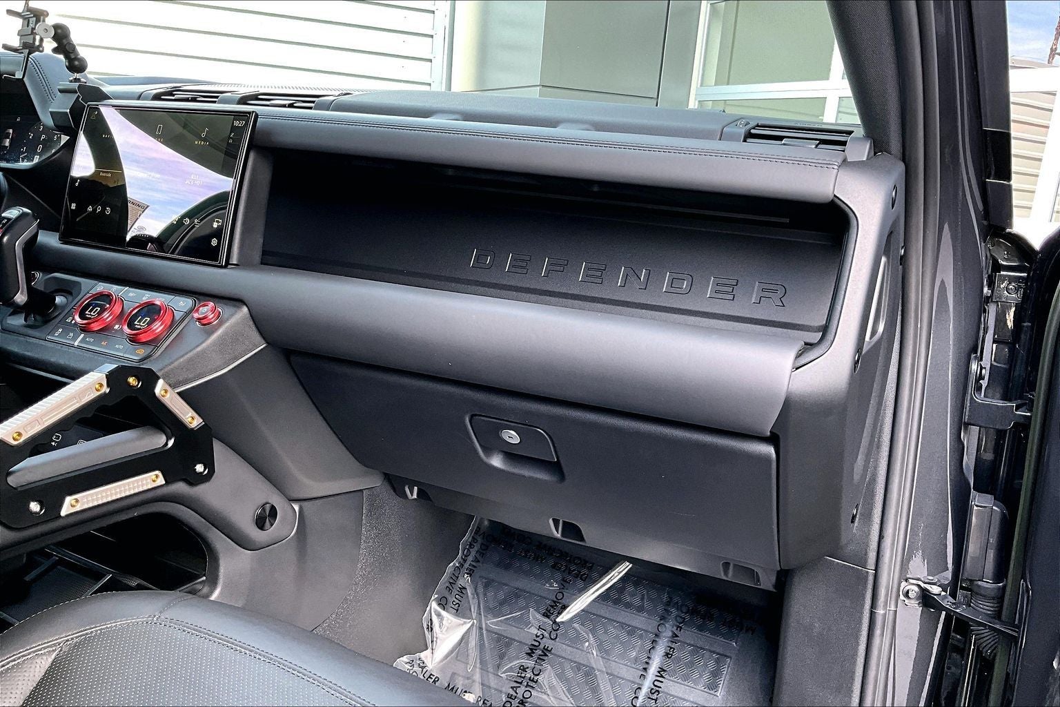 2023 Land Rover Defender 110 V8