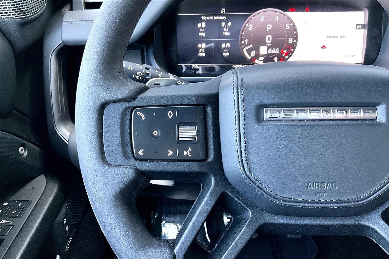 2023 Land Rover Defender 110 V8