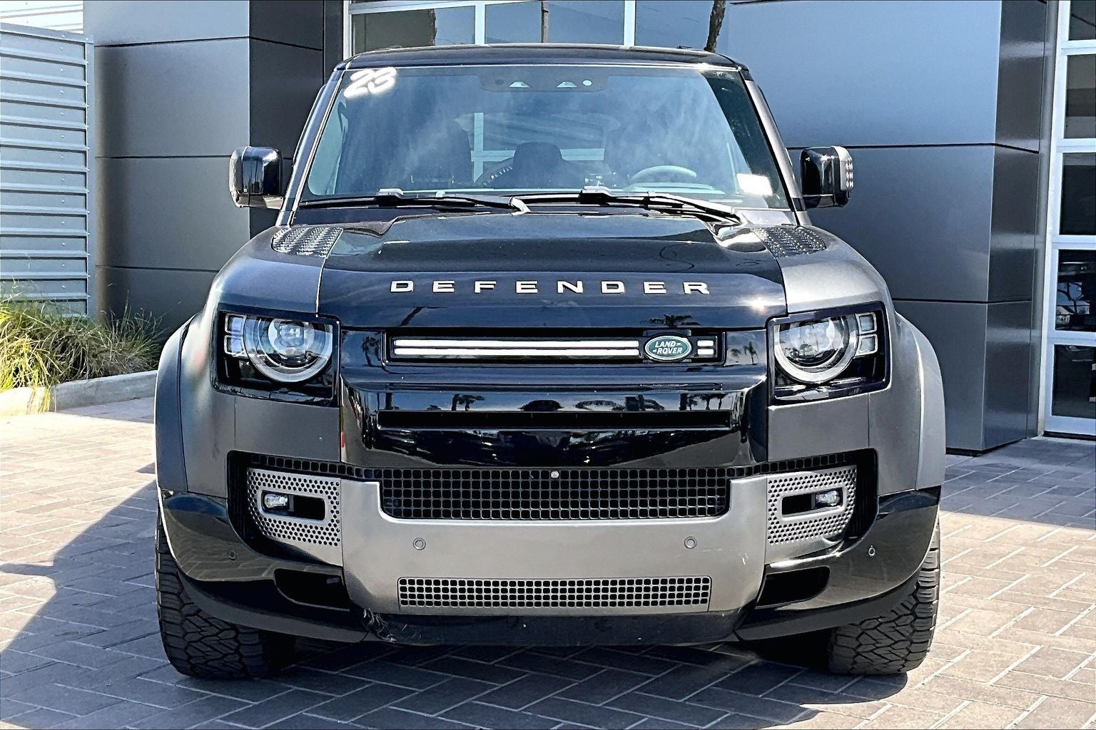 2023 Land Rover Defender 110 V8