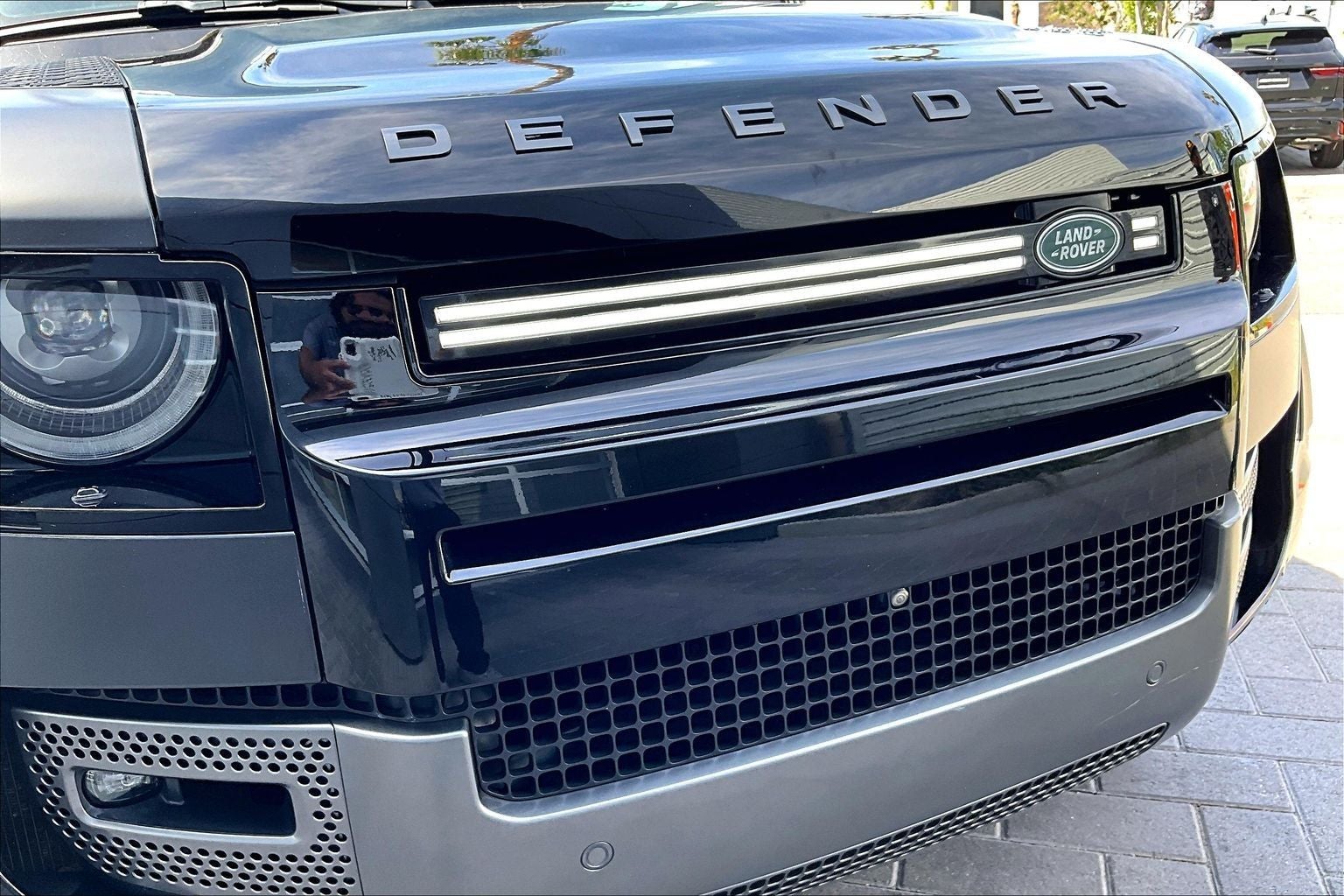 2023 Land Rover Defender 110 V8