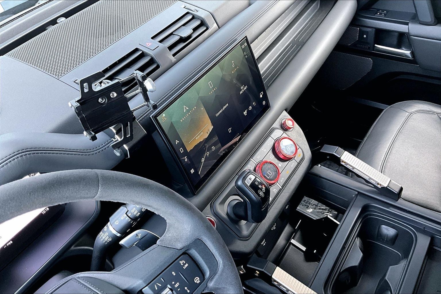 2023 Land Rover Defender 110 V8