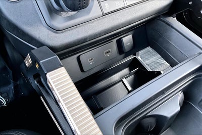 2023 Land Rover Defender 110 V8