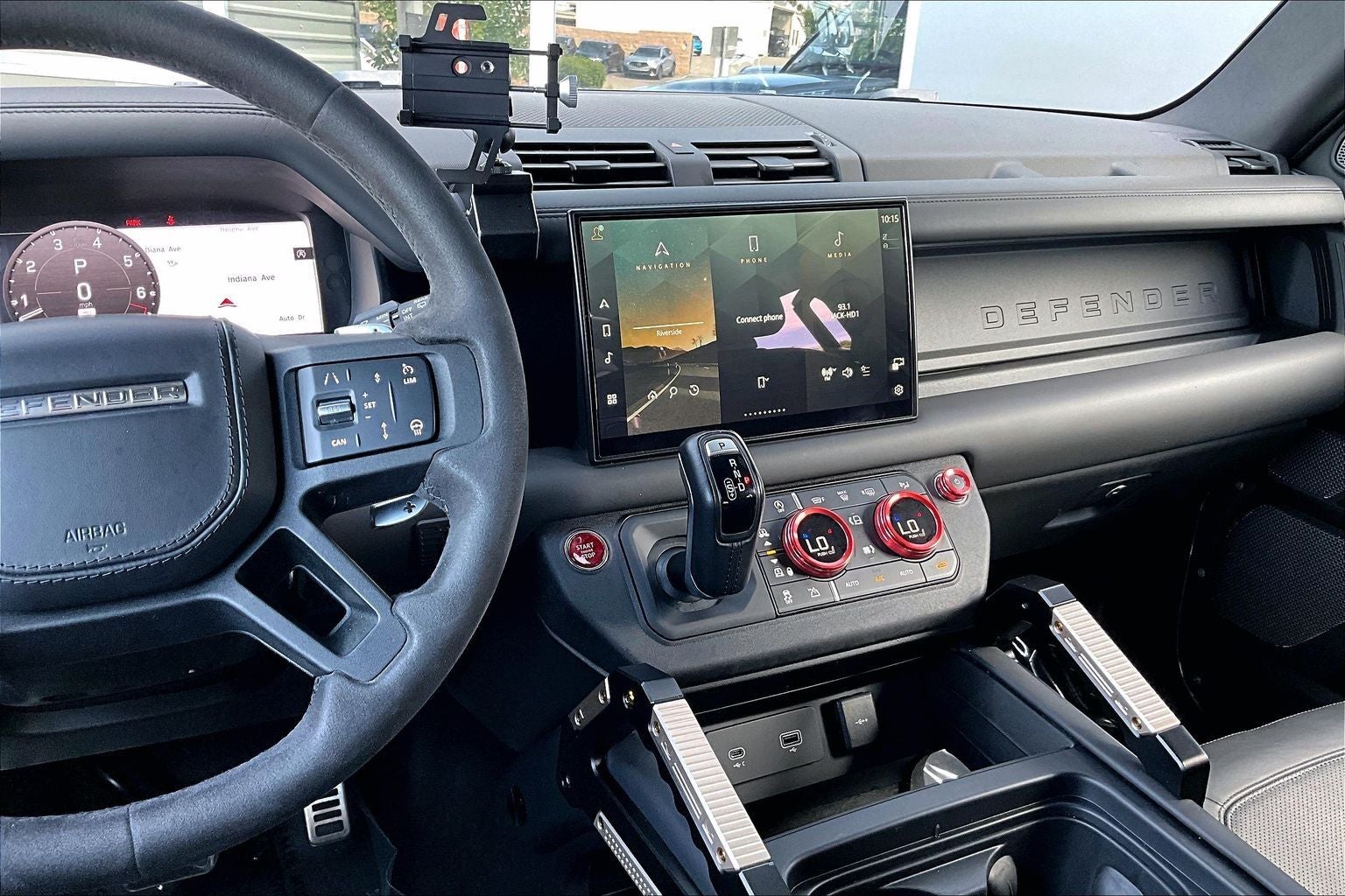 2023 Land Rover Defender 110 V8