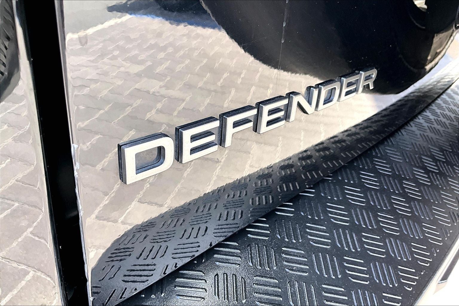 2023 Land Rover Defender 110 V8