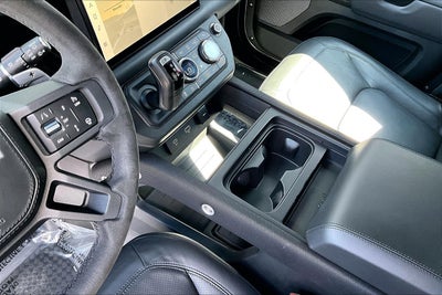 2024 Land Rover Defender 110 Carpathian Edition