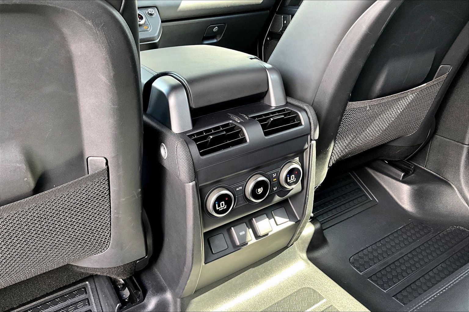 2024 Land Rover Defender 110 Carpathian Edition