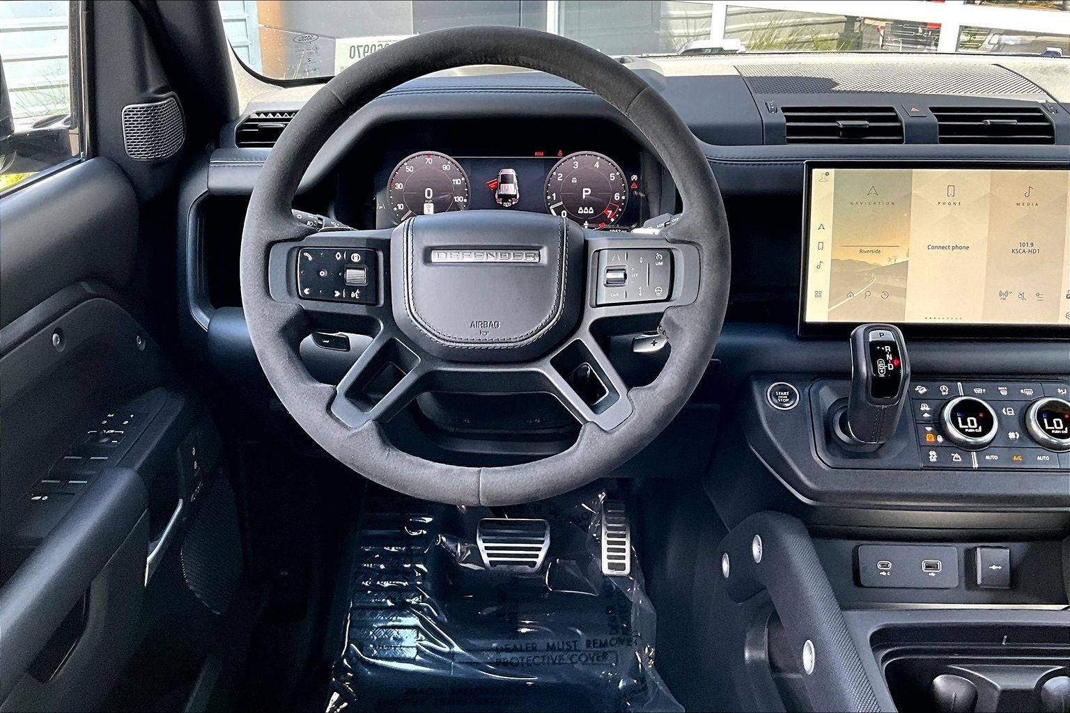 2024 Land Rover Defender 110 Carpathian Edition