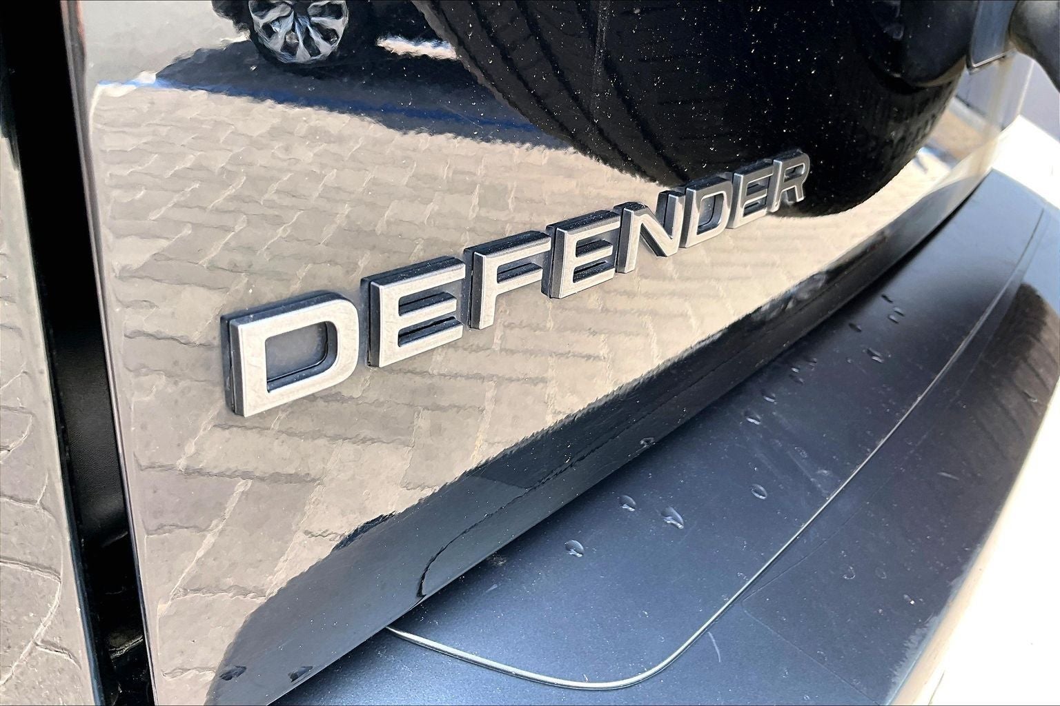 2024 Land Rover Defender 110 Carpathian Edition