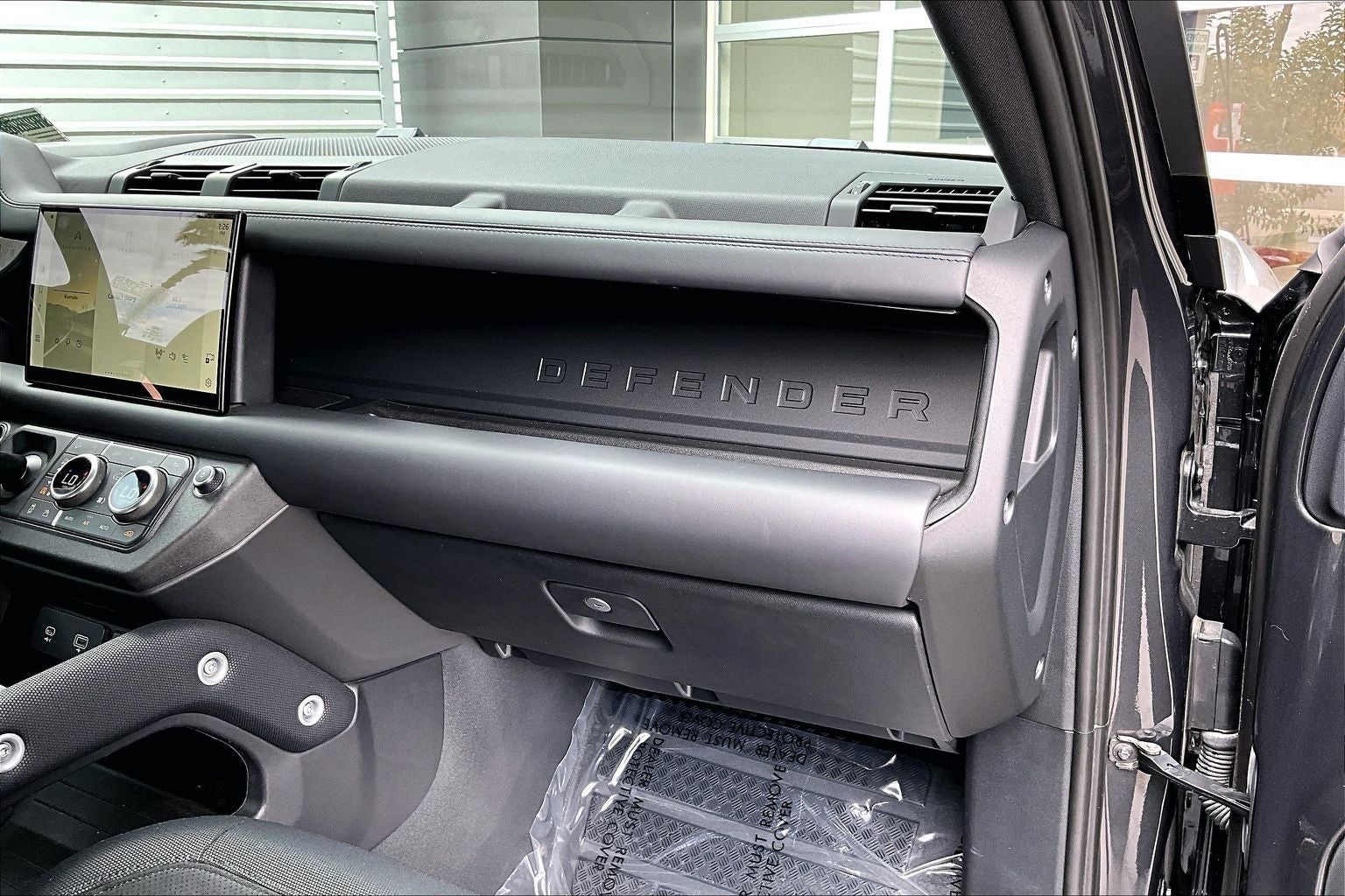 2024 Land Rover Defender 110 Carpathian Edition