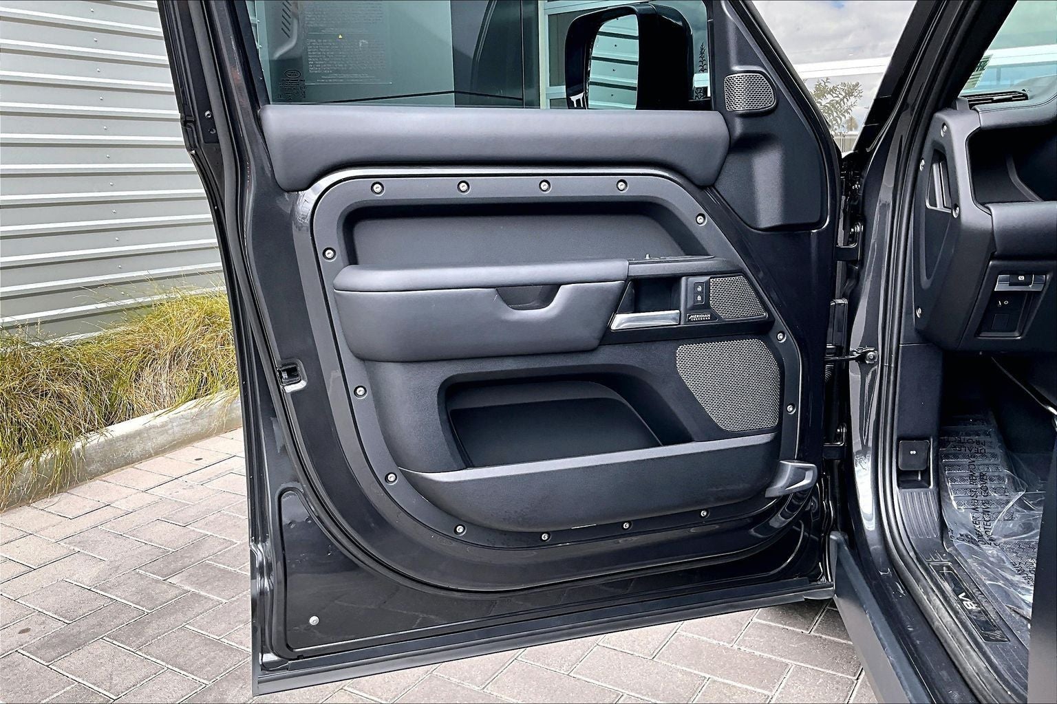 2024 Land Rover Defender 110 Carpathian Edition